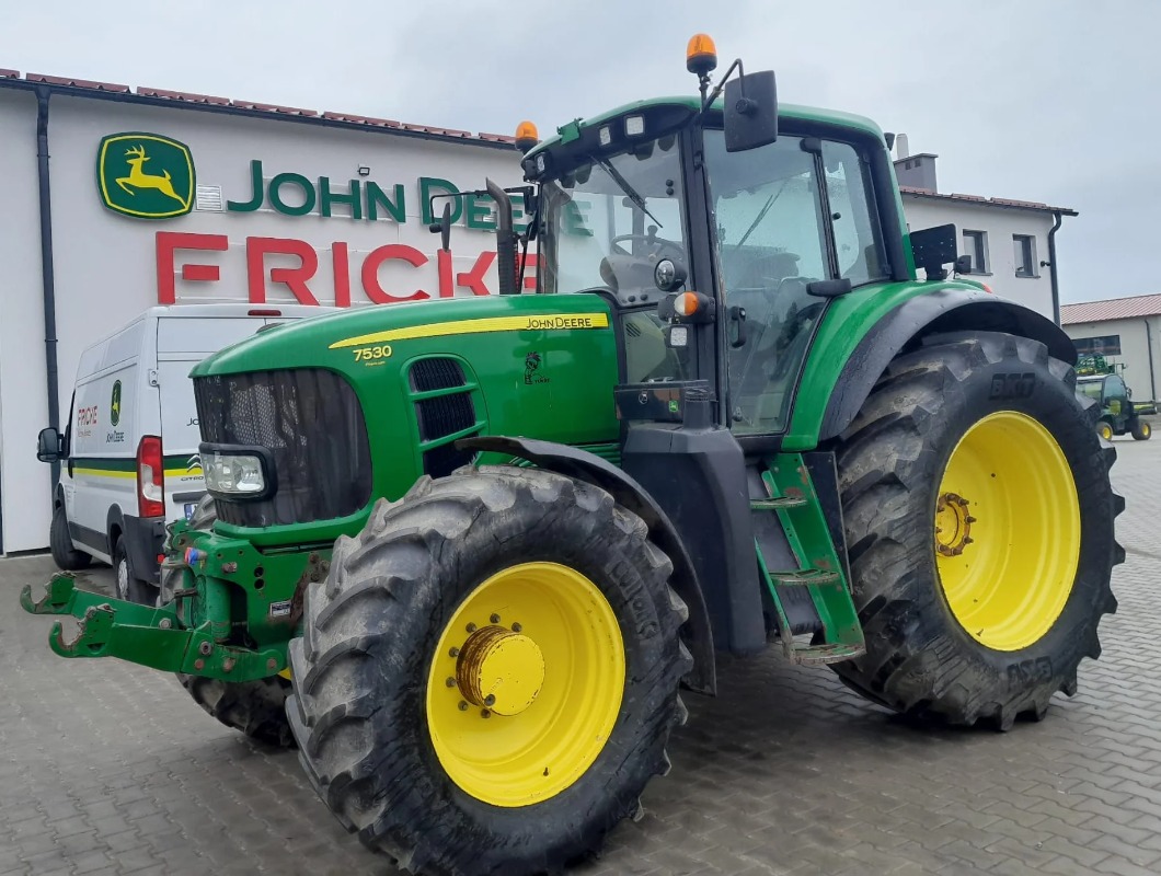 John Deere 7530 - Ciągnik