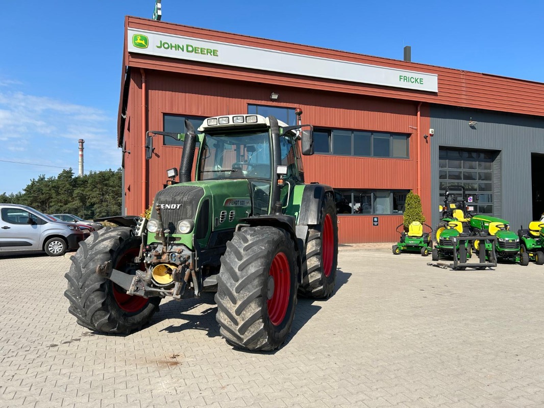 Fendt 820 VARIO - Tracteur