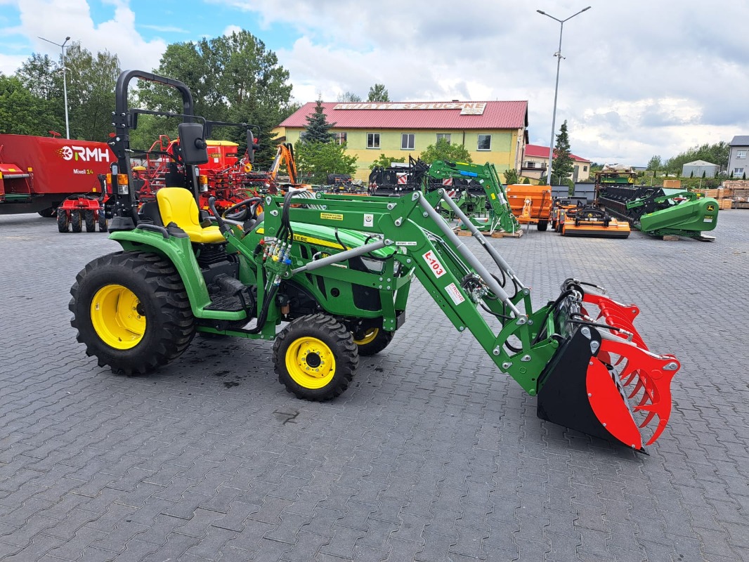 John Deere 3038E - Ciągnik