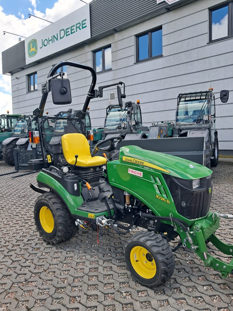 John Deere 1026R - Traktor