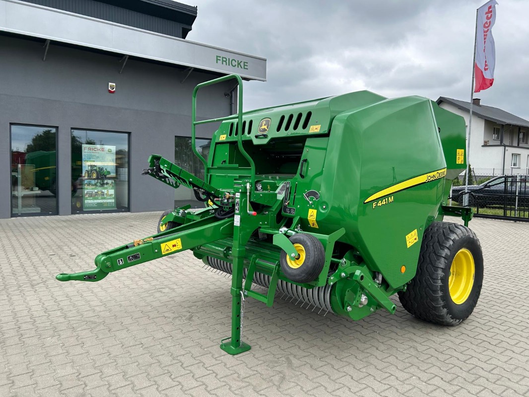 John Deere F 441M - Appuyez sur - Presse à balles rondes