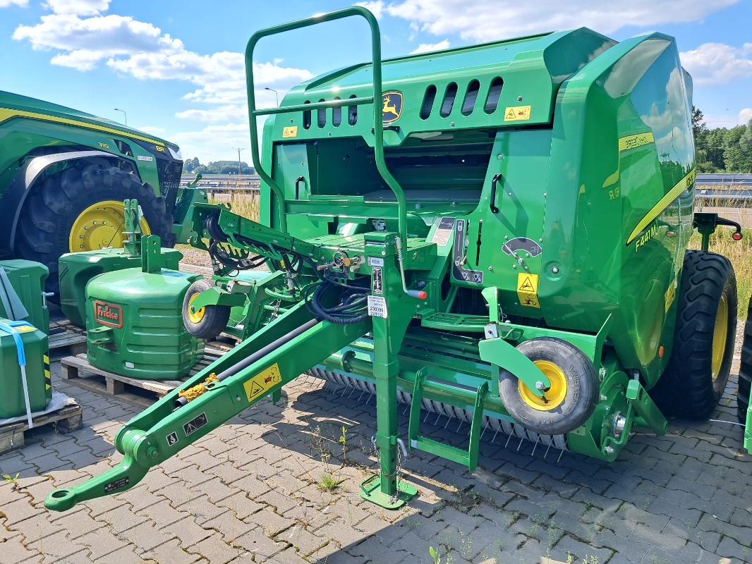 John Deere F 441M - Appuyez sur - Presse à balles rondes