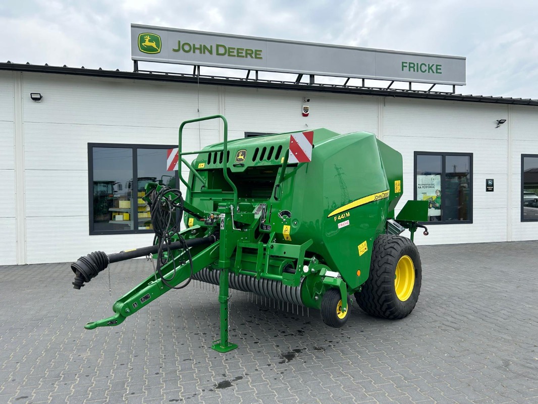 John Deere F 441M - Appuyez sur - Presse à balles rondes