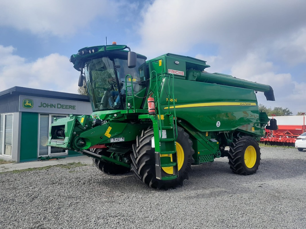 John Deere T 560i - Combine harvester