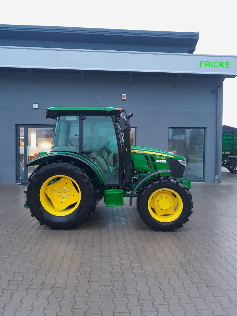 John Deere 5075E - Ciągnik