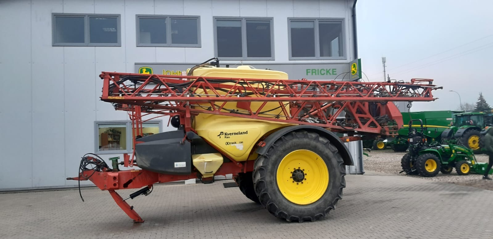 Kverneland iXtrack C60 - Fertilisation + technologie de protection des cultures + entretien - Pulvérisateur agricole