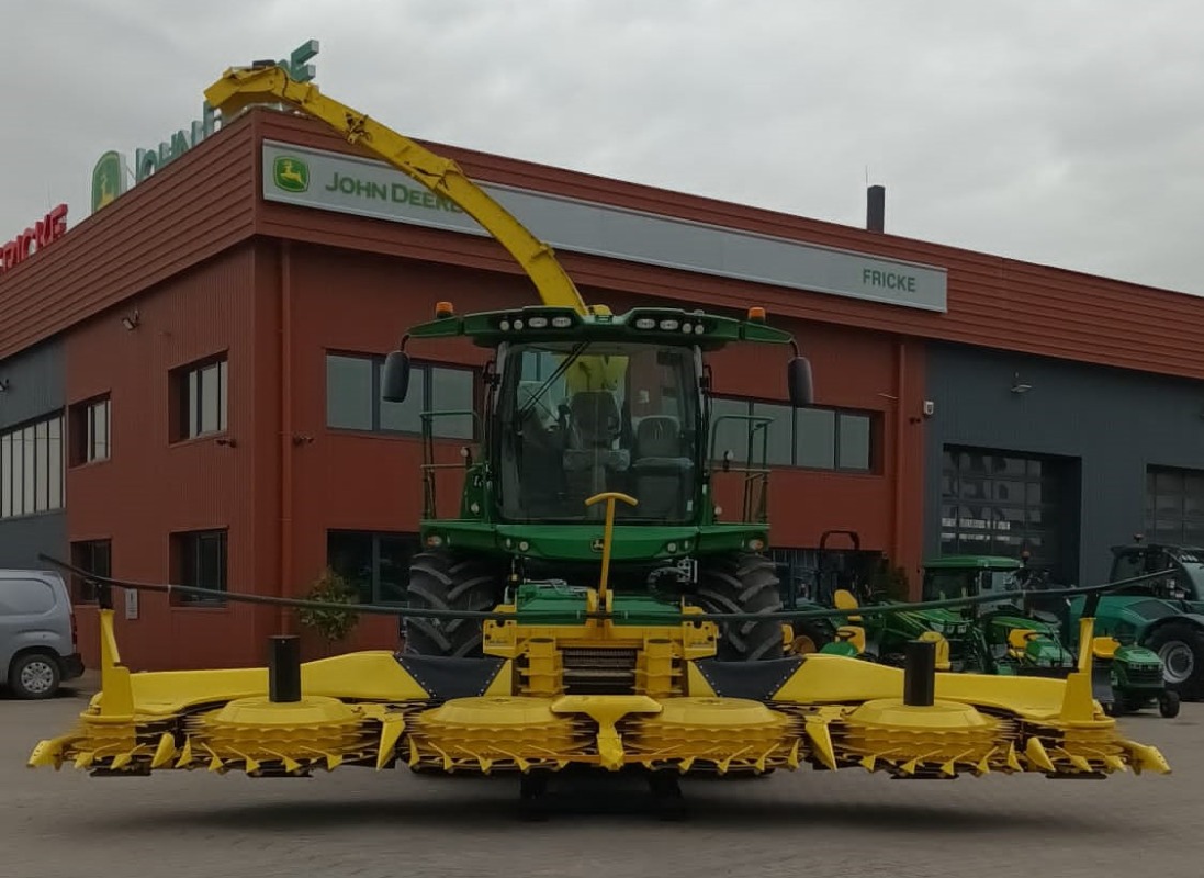 John Deere 8600 - Forage Harvester