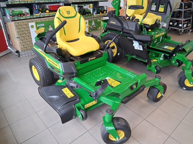 John Deere Z320M - Technologie de jardinage/communautaire - Tondeuse autoportée